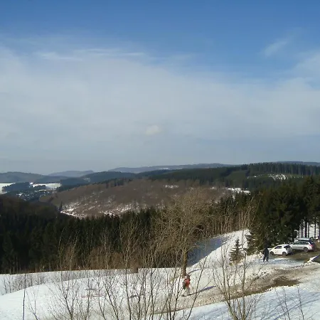 An Der Erlebniskappe Mit Fahrradkeller * Winterberg